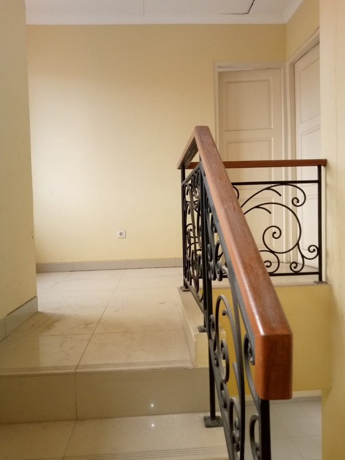 rumah Dijual di Taman Beverly Lippo Cikarang